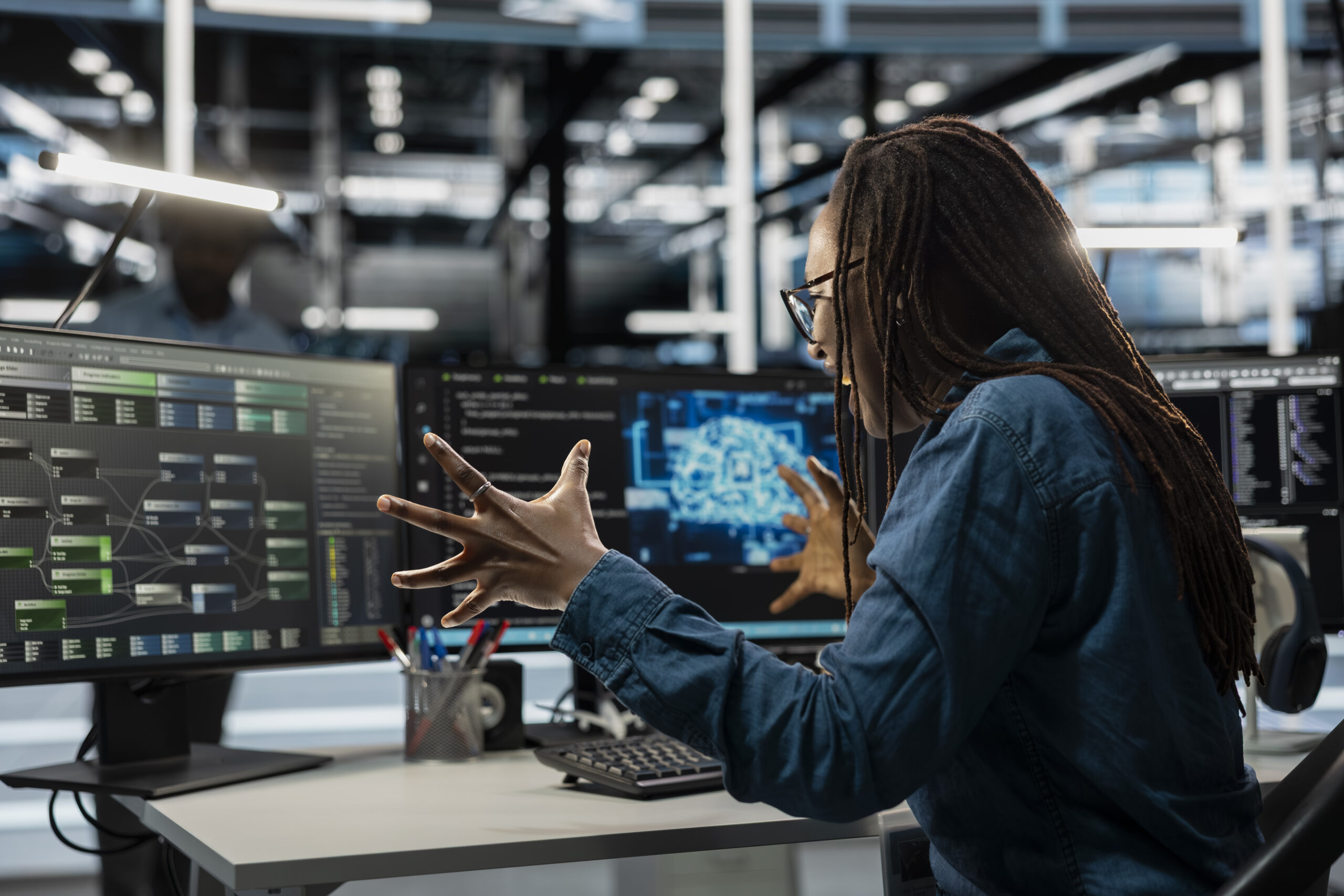 El Administrador Muy Satisfecho Despues De Hacer Que El Equipo Del Centro De Datos Ejecute Herramientas De Ia Scaled